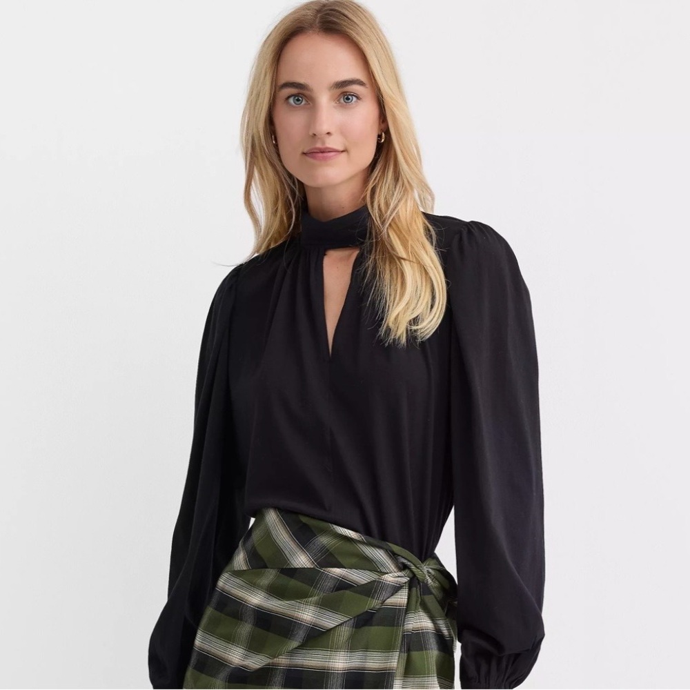 NWT LOFT Keyhole Jersey Top
